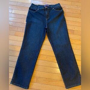 NWOT Gloria Vanderbilt Amanda Stretch Fabric
Womens High Rise Straight Leg Jeans